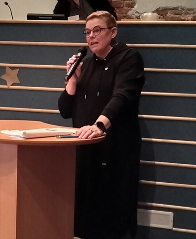 Puheenjohtaja Sari Pyk&auml;l&auml;inen